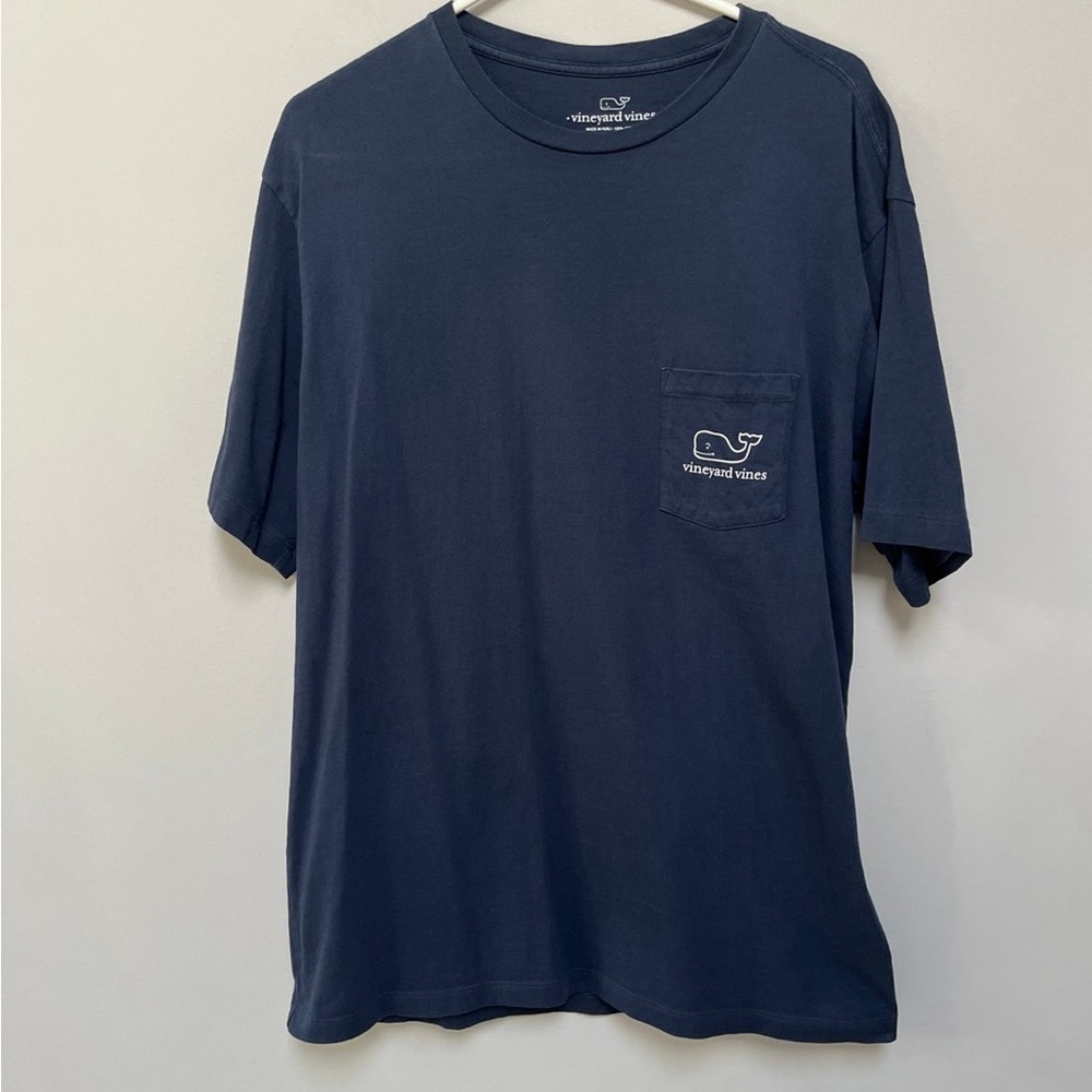 Vineyard Vines Blue Short Sleeve Tee with Classic Crew Neck and Soft Fabric